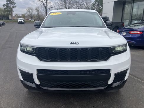 Used 2023 Jeep Grand Cherokee L Limited w/ Black Appearance Package image 2