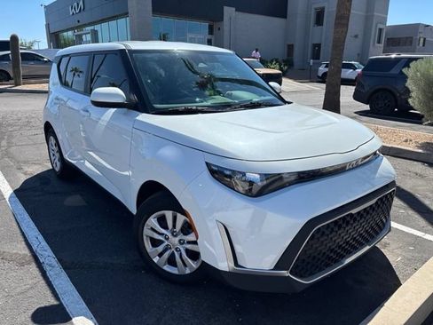 Certified 2024 Kia Soul LX FWD image 4