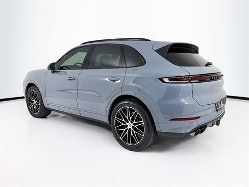New 2026 Porsche Cayenne image 3