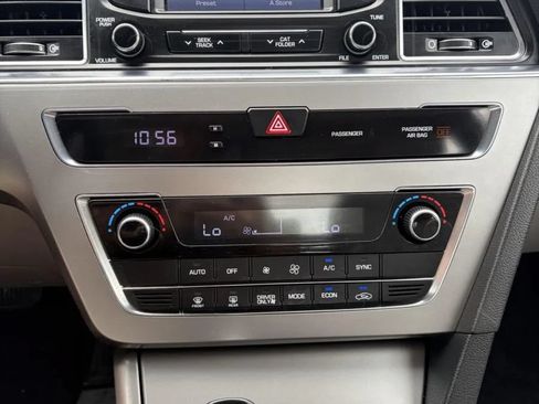 Used 2016 Hyundai Sonata SE FWD image 21