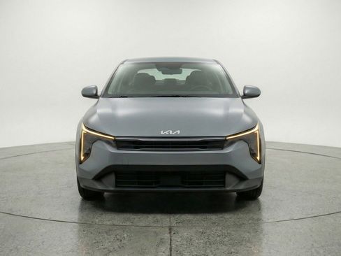 Used 2025 Kia K4 LXS image 2