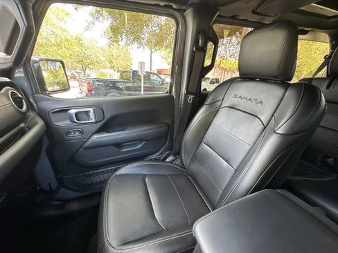 Used 2023 Jeep Wrangler Unlimited Sahara w/ Cold Weather Group AWD/4WD image 11