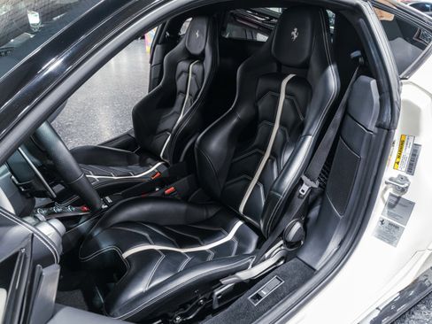 Used 2016 Ferrari 488 GTB RWD image 18
