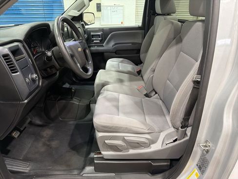 Used 2018 Chevrolet Silverado 1500 W/T w/ WT Convenience Package AWD/4WD image 8