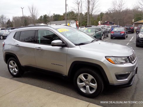 Used 2018 Jeep Compass Latitude w/ Popular Equipment Group image 2