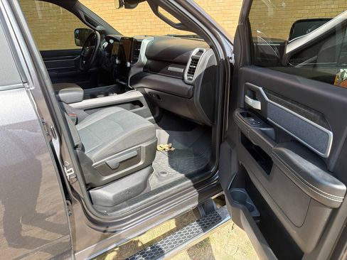 Used 2022 RAM 2500 Big Horn w/ Level A Equipment Group AWD/4WD image 6