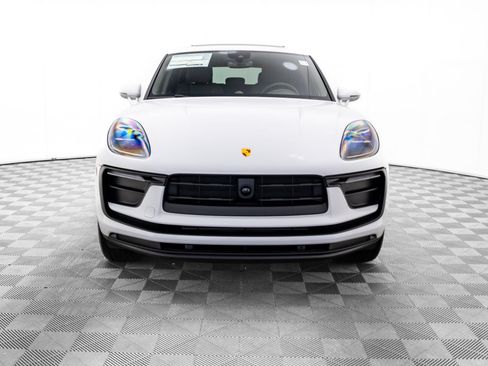 Certified 2026 Porsche Macan AWD/4WD image 9
