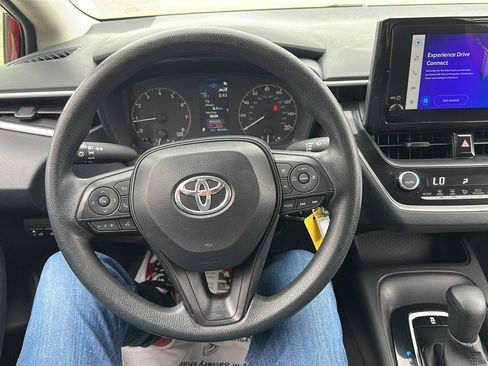 Used 2025 Toyota Corolla LE image 20