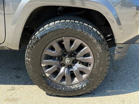 Used 2021 Toyota Tacoma Limited w/ Nightshade Package AWD/4WD image 15