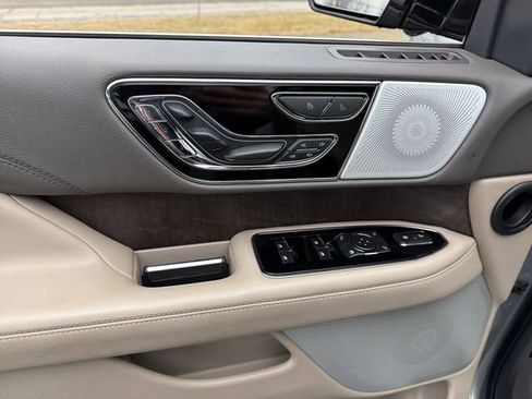 Used 2022 Lincoln Navigator Reserve image 14