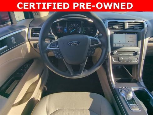 Certified 2017 Ford Fusion SE w/ Fusion SE Technology Package image 17