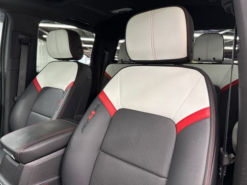 Used 2024 GMC Canyon AT4X AWD/4WD image 18