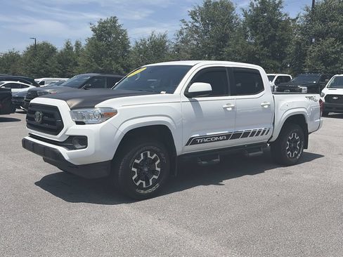 Used 2020 Toyota Tacoma SR w/ SR Convenience Package RWD image 2