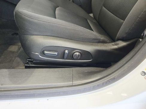 Used 2024 Chevrolet Malibu LT image 31