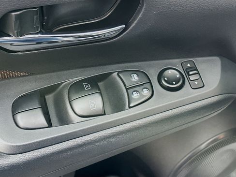 Used 2024 Nissan Kicks SR image 15