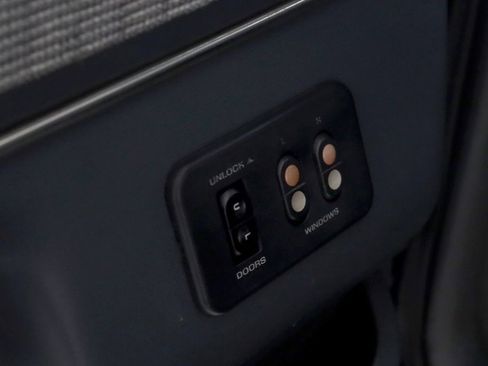 Used 1991 Ford F150 4x4 Regular Cab image 13