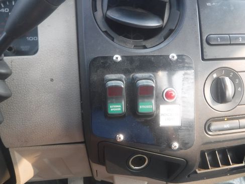 Used 2008 Ford F550 4x4 Regular Cab Super Duty image 14