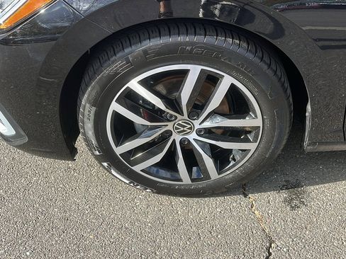 Used 2025 Volkswagen Jetta SE image 9