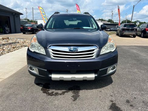 Used 2011 Subaru Outback 2.5i Premium w/ All-Weather Pkg AWD/4WD image 2