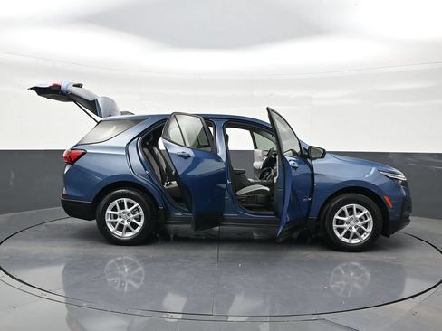 Used 2024 Chevrolet Equinox LS FWD image 29