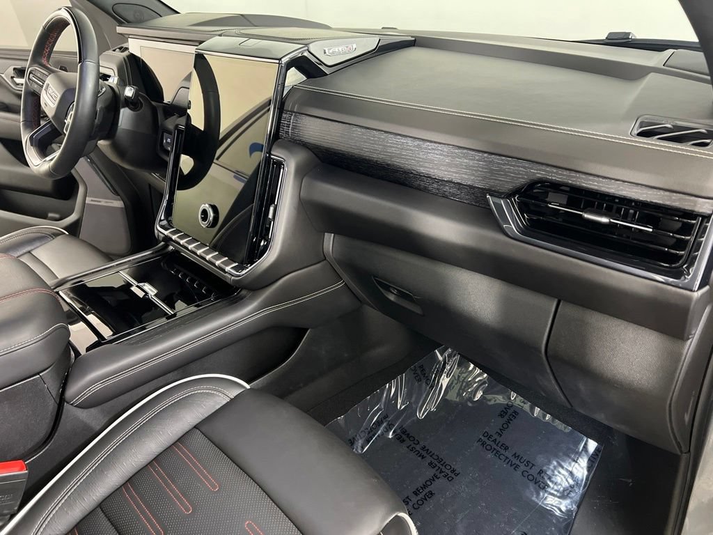Used 2025 GMC Yukon XL AT4 Ultimate w/ LPO, Floor Liner Package AWD/4WD image 11