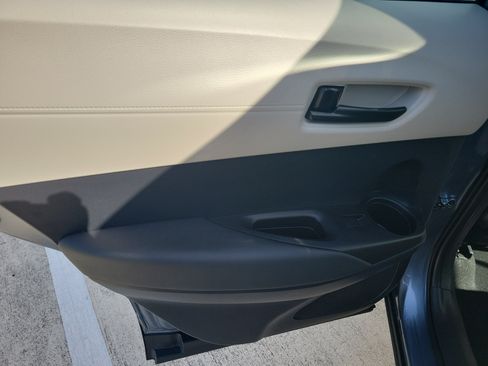 Certified 2025 Toyota Corolla Cross L FWD image 11