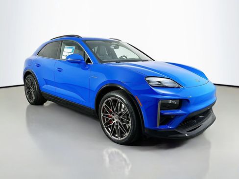 New 2026 Porsche Macan Turbo Electric AWD/4WD image 7