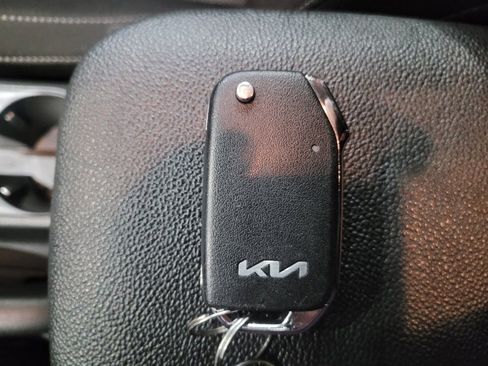 Used 2022 Kia Forte LXS w/ LXS Technology Package image 32