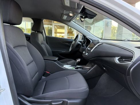 Used 2023 Chevrolet Malibu LT FWD image 15