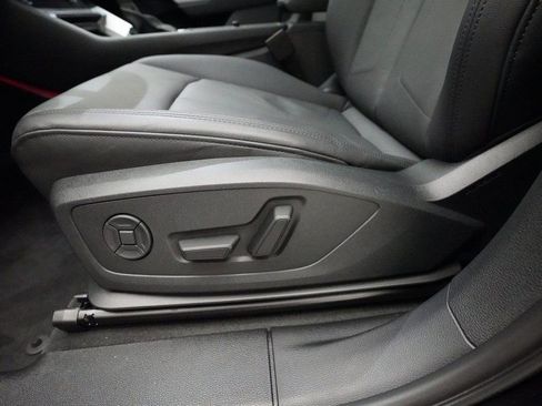 Used 2025 Audi Q3 2.0T Premium Plus w/ Premium Plus Package image 17