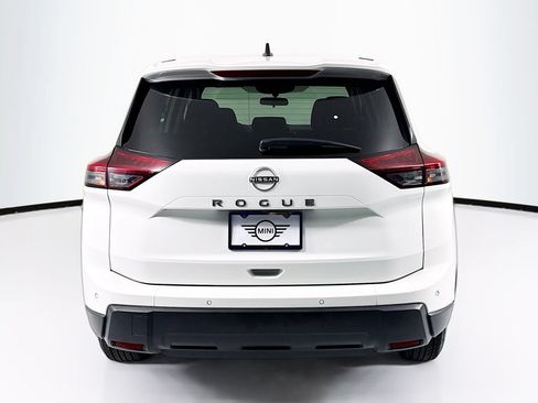 Used 2024 Nissan Rogue S FWD image 6