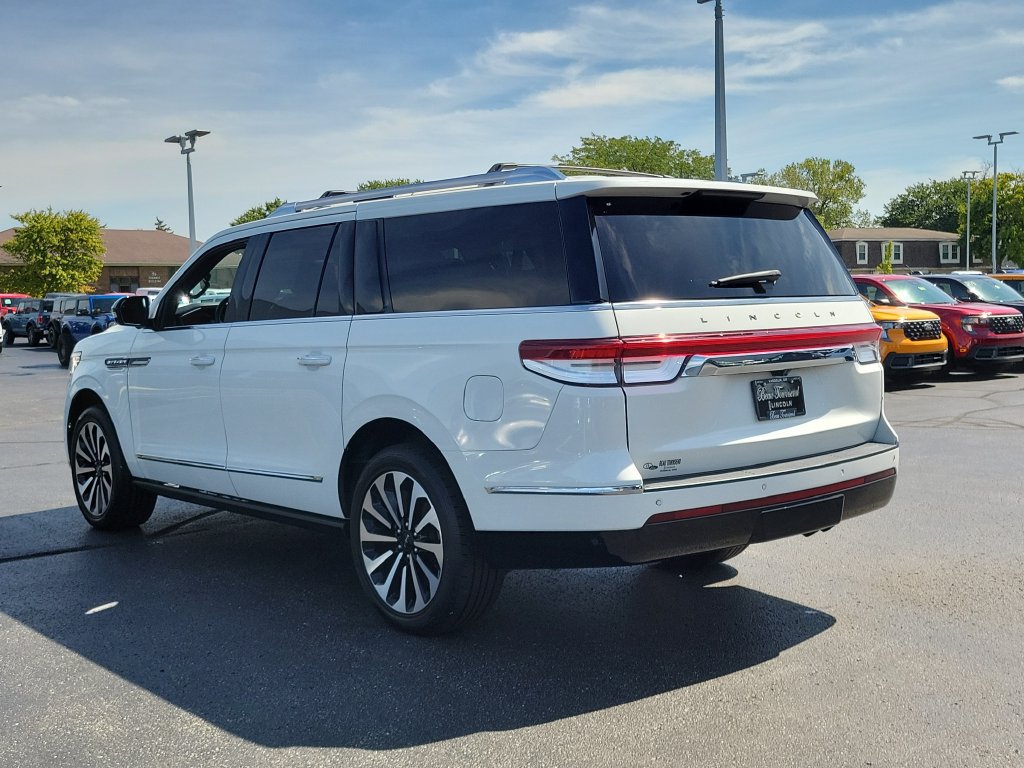 Used 2022 Lincoln Navigator L Reserve AWD/4WD image 6