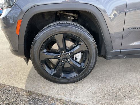 Used 2024 Jeep Grand Cherokee L Altitude image 48