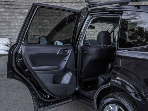 Used 2016 Subaru Forester 2.5i Premium w/ All-Weather Package image 20