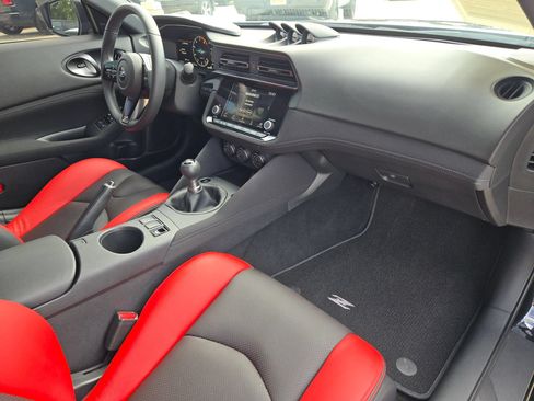 Used 2025 Nissan Z Sport w/ Floor Mat Package RWD image 24