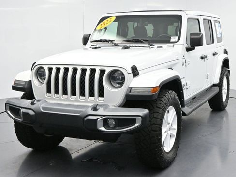 Used 2022 Jeep Wrangler Unlimited Sahara w/ LED Lighting Group AWD/4WD image 3