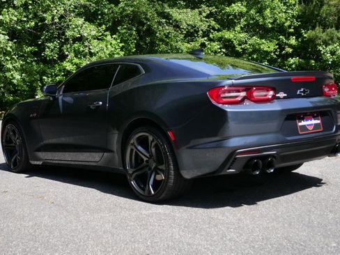 Used 2022 Chevrolet Camaro LT RWD image 18