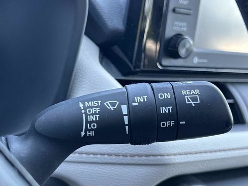 Used 2020 Toyota RAV4 XLE FWD image 32