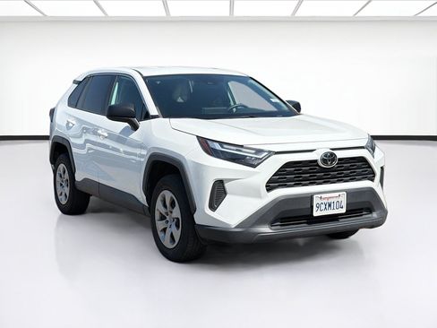 Used 2023 Toyota RAV4 LE AWD/4WD image 3