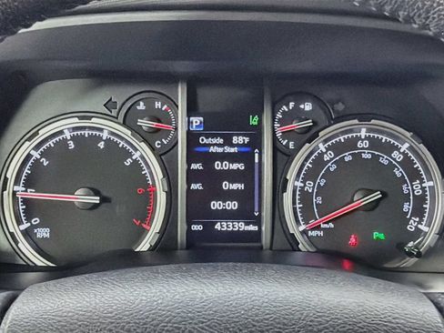 Used 2023 Toyota 4Runner Limited AWD/4WD image 12