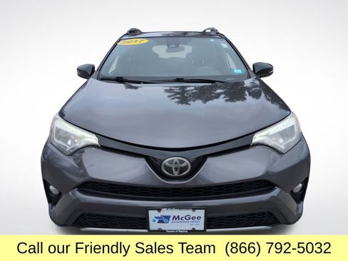 Used 2017 Toyota RAV4 SE image 10