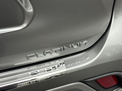 New 2026 Toyota Highlander Platinum AWD/4WD image 9