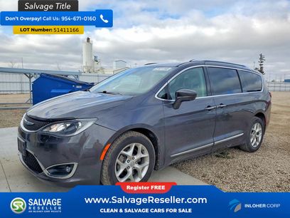 Used 2017 Chrysler Pacifica Touring-L Plus w/ Advanced Safetytec Group