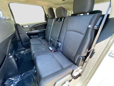 Used 2019 Dodge Journey SE w/ Premium Group FWD image 14