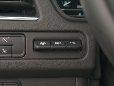 Used 2023 GMC Yukon AT4 w/ AT4 Premium Package AWD/4WD image 30