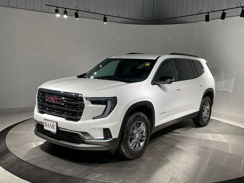 Used 2025 GMC Acadia Elevation image 7