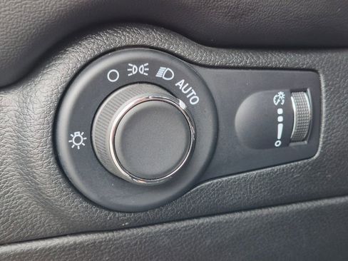 Used 2025 Dodge Durango GT AWD/4WD image 38