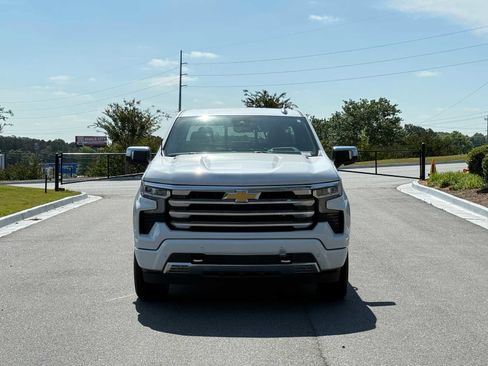 Used 2023 Chevrolet Silverado 1500 High Country w/ Technology Package AWD/4WD image 8