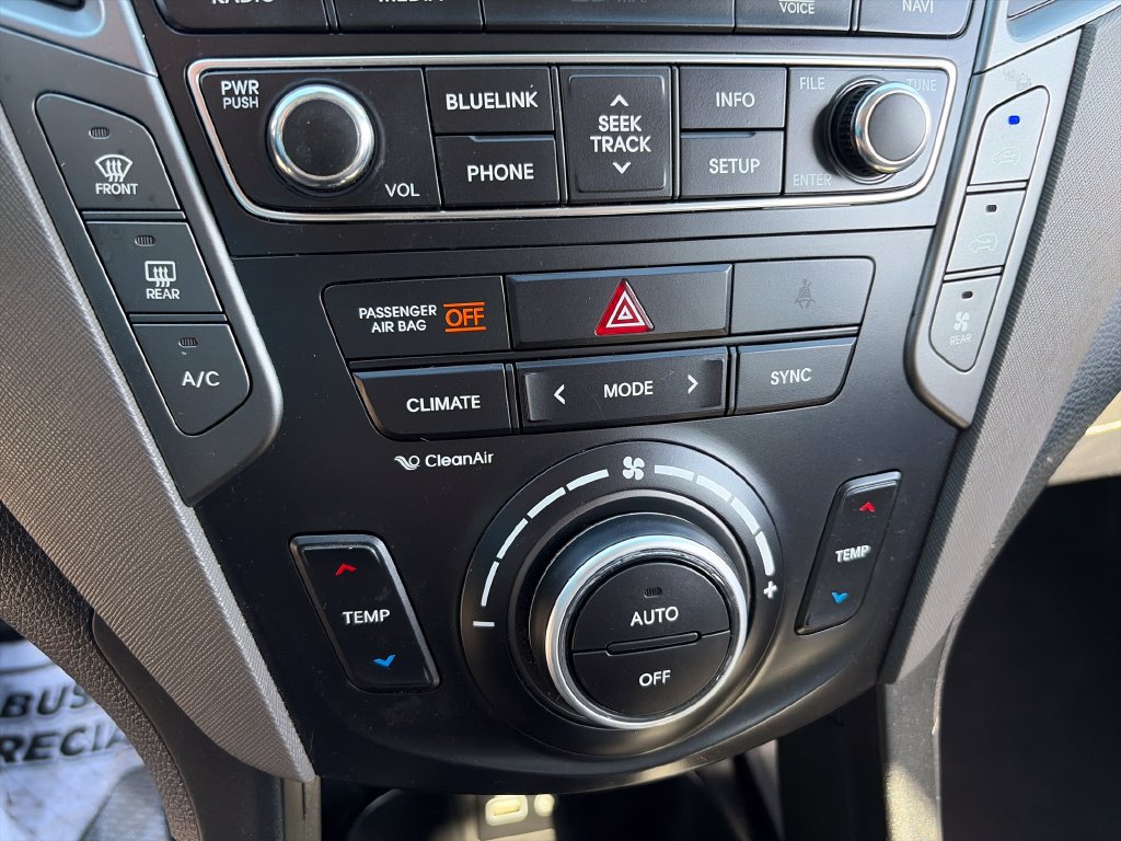 Used 2017 Hyundai Santa Fe AWD image 23
