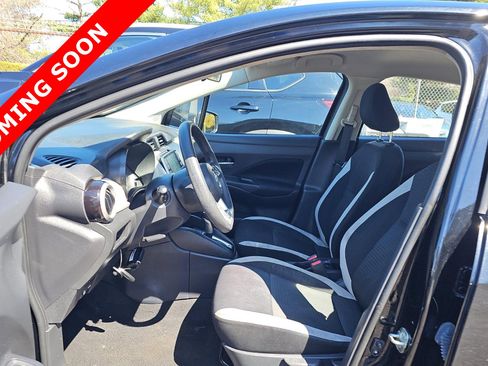 Used 2021 Nissan Versa SV image 6